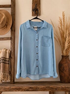 So Women's Light Chambray Wash  Button-Down Shirt - XXL